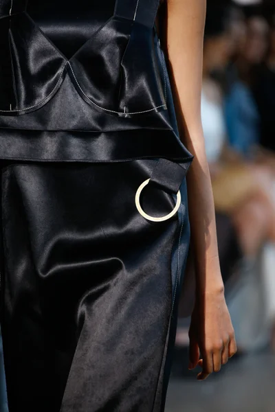 Look 30